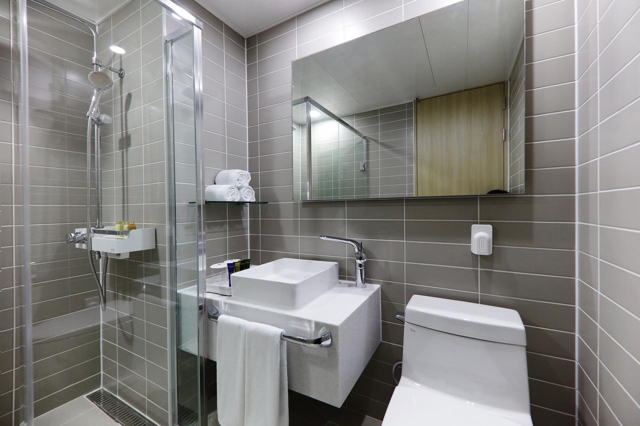 With Land Hotel Pyeongchang Extérieur photo